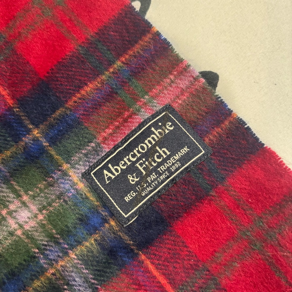 Abercrombie & Fitch Cashmere Unisex Gray and Red Checkerboard long 🧣 - Picture 4 of 4